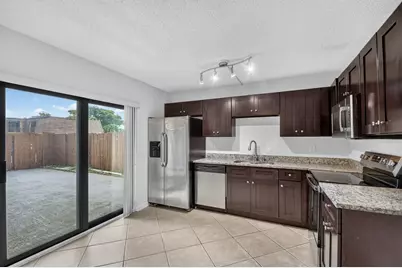 744 Springdale Circle, Palm Springs, FL 33461 - Photo 18