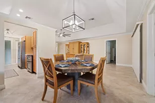 109 Half Moon Cir, Jupiter, FL 33458 - Photo 2