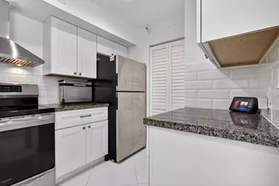 180 Yacht Club Way #304, Hypoluxo, FL 33462 - Photo 18