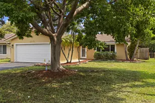 8915 NW 26th Ct, Coral Springs, FL 33065 - Photo 2