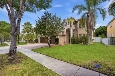 16918 SW 16th Street, Pembroke Pines, FL 33027 - Photo 2