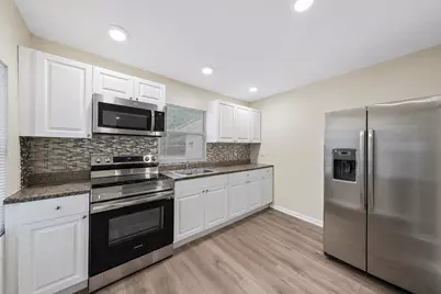 3207 Pinewood Avenue, West Palm Beach, FL 33407 - Photo 4