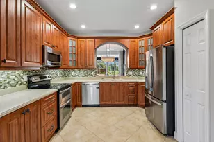 692 W Palm Aire Dr, Pompano Beach, FL 33069 - Photo 14