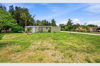 700 SW 8th Street, Pompano Beach, FL 33060 - Photo 1