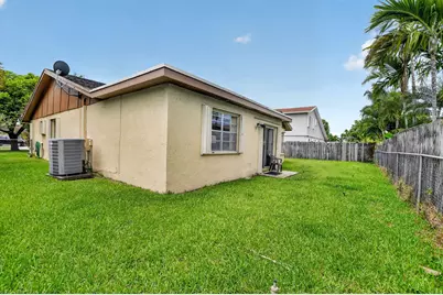 3857 NW 1st Place, Deerfield Beach, FL 33442 - Photo 30