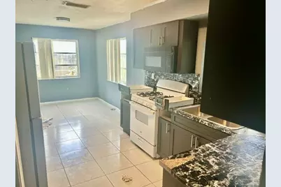 2400 NW 85th Avenue, Sunrise, FL 33322 - Photo 10