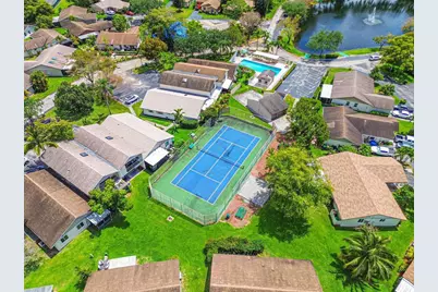 2146 Nova Village Drive, Davie, FL 33317 - Photo 36