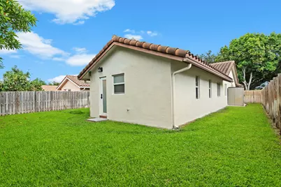 2696 NW 94th Avenue, Coral Springs, FL 33065 - Photo 24