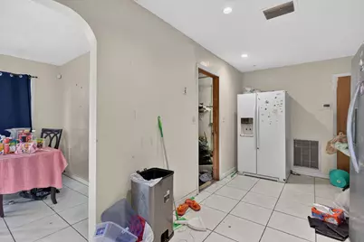 4390 NW 35th Avenue, Lauderdale Lakes, FL 33309 - Photo 8