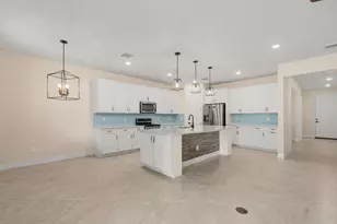 10275 SW Captiva Dr, Port Saint Lucie, FL 34987 - Photo 8