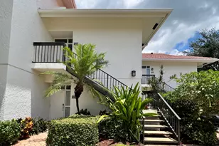 19209 Sabal Lake Dr, Boca Raton, FL 33434 - Photo 2