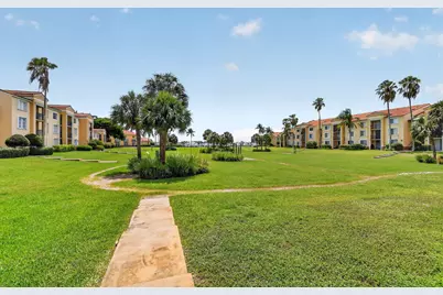 135 Yacht Club Way #204, Hypoluxo, FL 33462 - Photo 4