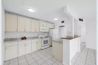 5190 E Sabal Palm Boulevard #209, Tamarac, FL 33319 - Photo 4