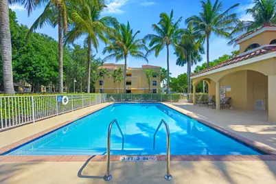 619 E Sheridan Street #106, Dania Beach, FL 33004 - Photo 2