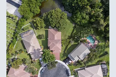 7400 NW 70th Avenue, Parkland, FL 33067 - Photo 2