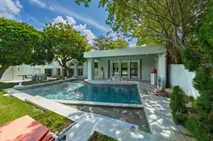 1496 N Lake Wy, Palm Beach, FL 33480 - Photo 2