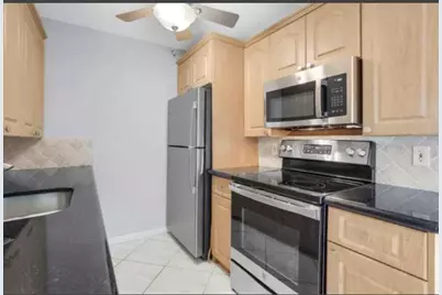 2053 Cornwall C, Boca Raton, FL 33434 - Photo 6