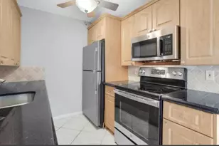 2053 Cornwall C, Boca Raton, FL 33434 - Photo 6