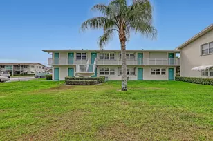 680 Horizon W, Boynton Beach, FL 33435 - Photo 2