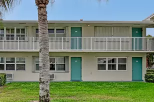 680 Horizon W, Boynton Beach, FL 33435 - Photo 4