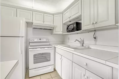 680 Horizon W #110, Boynton Beach, FL 33435 - Photo 14