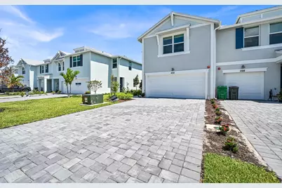 636 Salisbury Circle, Fort Pierce, FL 34982 - Photo 1