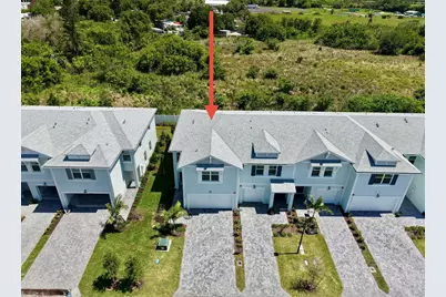 636 Salisbury Circle, Fort Pierce, FL 34982 - Photo 2