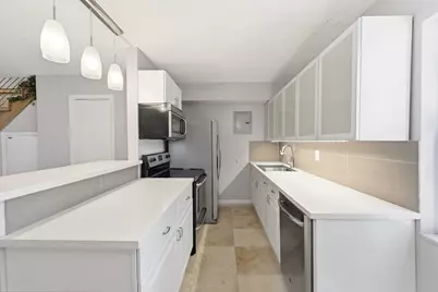 905 NE 28th Street #206, Wilton Manors, FL 33334 - Photo 4
