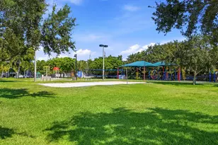 905 NE 28th St, Wilton Manors, FL 33334 - Photo 38