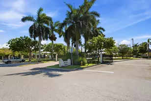 905 NE 28th St, Wilton Manors, FL 33334 - Photo 40