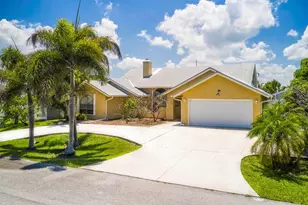 137 Queens Rd, Fort Pierce, FL 34949 - Photo 6