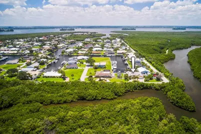 137 Queens Road, Fort Pierce, FL 34949 - Photo 4
