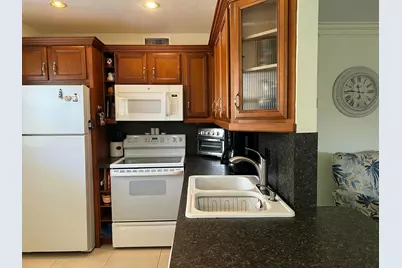 84 Saxony B, Delray Beach, FL 33446 - Photo 4