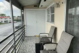 84 Saxony B, Delray Beach, FL 33446 - Photo 32