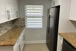 140 Lake Nancy Ln, West Palm Beach, FL 33411 - Photo 8
