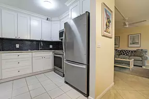 1023 Ellesmere B, Deerfield Beach, FL 33442 - Photo 10