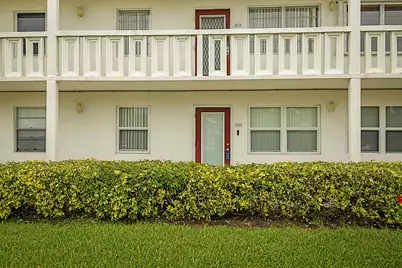 1023 Ellesmere B, Deerfield Beach, FL 33442 - Photo 2