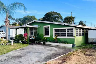 925 W 3rd St, Riviera Beach, FL 33404 - Photo 4