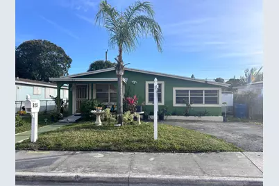 925 W 3rd Street, Riviera Beach, FL 33404 - Photo 2