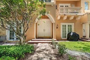 400 NE 69th Cir, Boca Raton, FL 33487 - Photo 2
