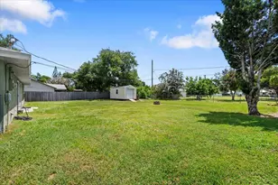 2261 SE Pear Ln, Port Saint Lucie, FL 34952 - Photo 16