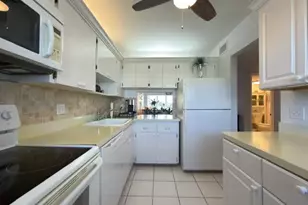 29 Yacht Club Dr, North Palm Beach, FL 33408 - Photo 10