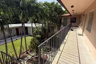2017 NE 18th St, Fort Lauderdale, FL 33305 - Photo 4