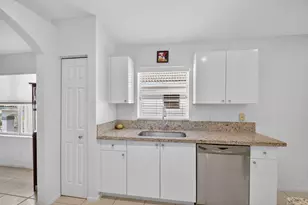 7910 Laina Ln, Boynton Beach, FL 33437 - Photo 10