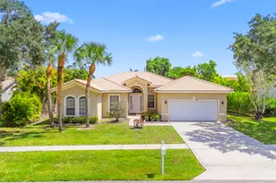10555 Paso Fino Dr, Wellington, FL 33449 - Photo 1