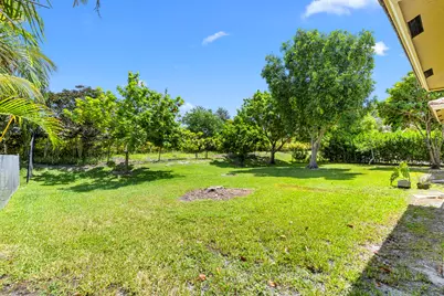 10555 Paso Fino Drive, Wellington, FL 33449 - Photo 4