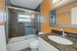1425 NE 26th Dr, Wilton Manors, FL 33334 - Photo 14