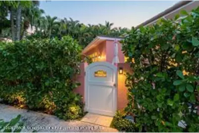 142 Peruvian Avenue #102, Palm Beach, FL 33480 - Photo 2