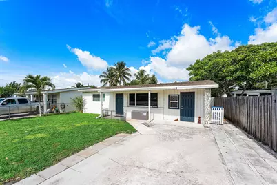 707 S Broadway, Lantana, FL 33462 - Photo 2