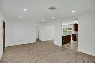 30 NE 139th St, Miami, FL 33161 - Photo 10